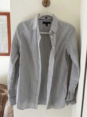 Banana Republic Seersucker Stripe Riley Shirt